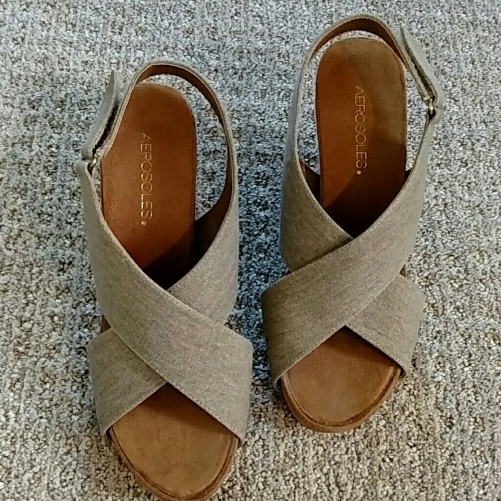 NWT AEROSOLES Wedge Coco heel sandals